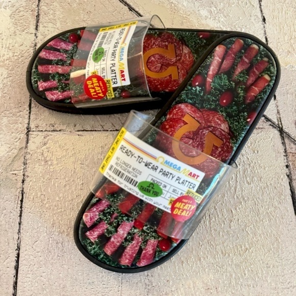 Meow Wolf Omega Mart Party Platter Slides Unisex Ready to Wear Slipper Sz 9.5